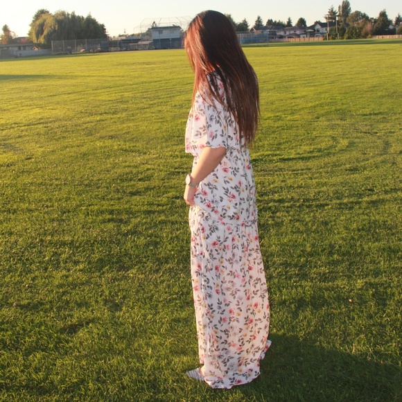 (CLEARANCE)Floral. Button-Down Maxi Dress - Picture 4 of 8